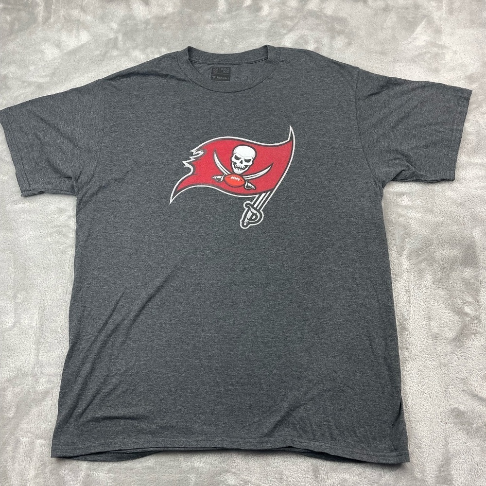 Fanatics NFL Tampa Bay Buccaneers Tom Brady Short Sleeve Tee Shirt Women's L